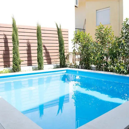 Pietra Mare * פוליכרונו