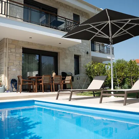 Pietra Mare Villa *