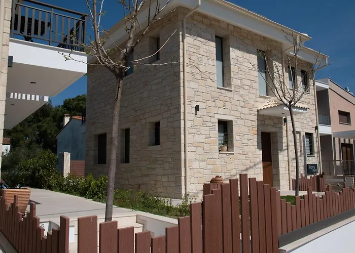 Pietra Mare Villa Polychrono