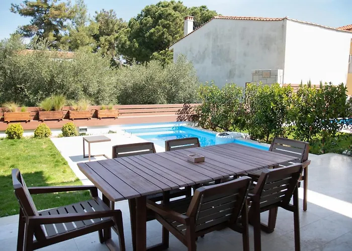 Vilă Pietra Mare Polychrono