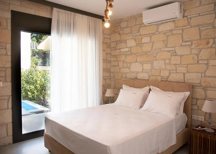 Vilă Pietra Mare Polychrono