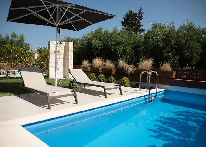 Pietra Mare Vilă Polychrono