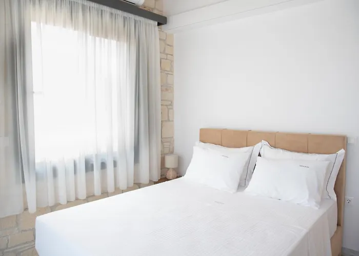 Pietra Mare Vilă Polychrono