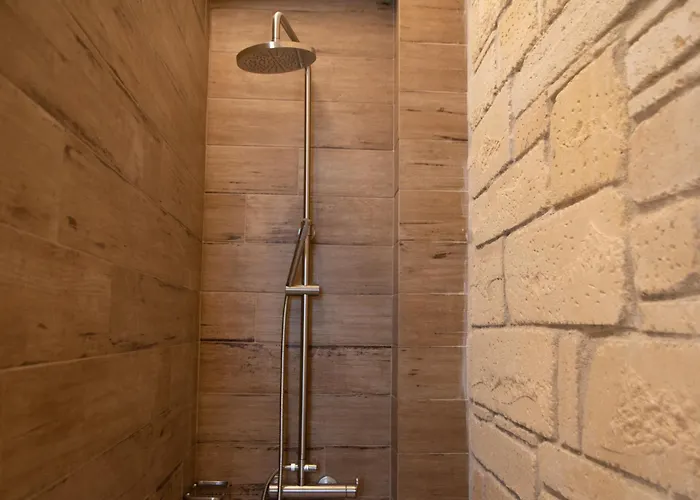 Pietra Mare Vilă Polychrono