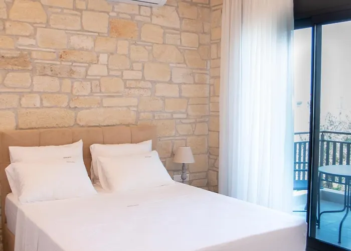 Pietra Mare Vilă Polychrono