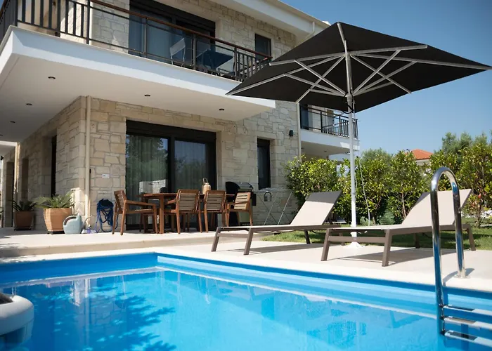 Pietra Mare Villa *